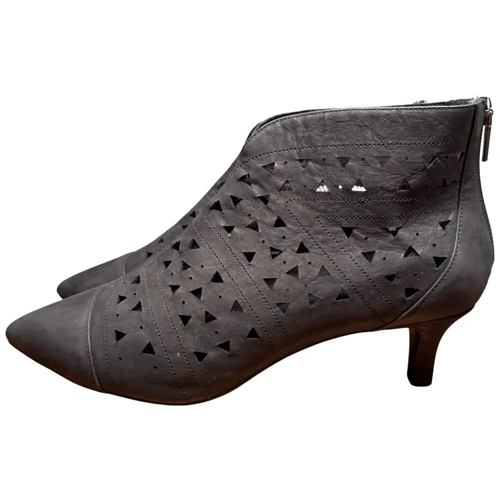 Rockport Total Motion Kalila Women's 10 Black Nubuck Booties Kitten Heel Cut Out